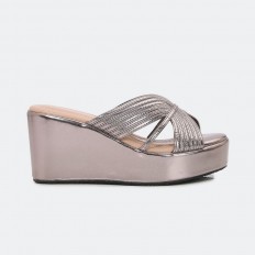 WOMENS SLIPPER WITH NICE...