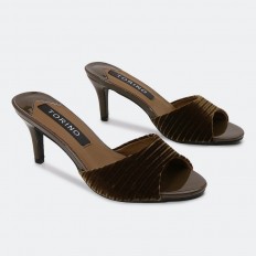 MXQ1870 Trendy heel sandals...