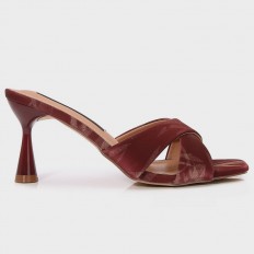 QXQ1835 heels with a unique...