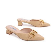 Low-heel slippers with...