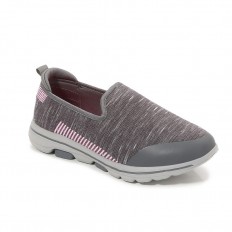 Soft and elegant sports shoes