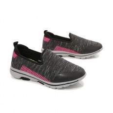 Soft and elegant sports shoes