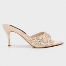 Pointed toe heeled slippers...