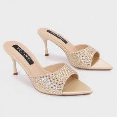 Pointed toe heeled slippers...