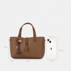 AA012503187 a luxurious bag...
