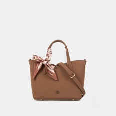 AA012506096 Luxurious bag...