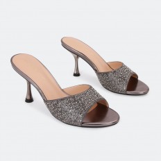 BXQ2143 Heel sleeper with a...