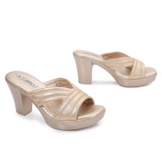 Squared open toe slippers...