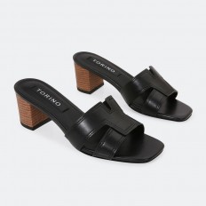 ZXQ2002 heels with an...