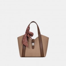 JF0124503101B A stylish bag...
