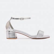 LSQ814 Sandal with a modern...