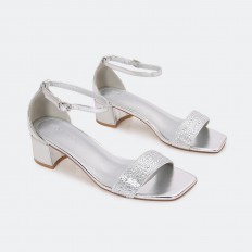 LSQ814 Sandal with a modern...