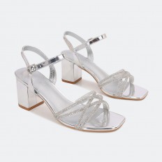 LSQ823 Sandal with a modern...