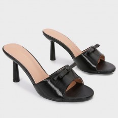 BXQ2134 Heeled shoes with a...