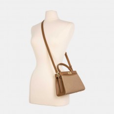 AA012412019 A modern bag in...