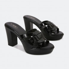 OXQ2395 wide-heeled...